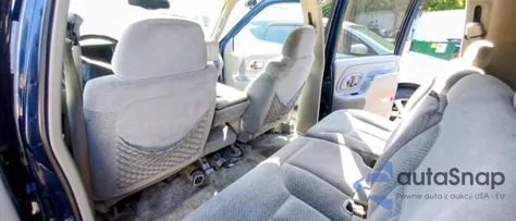 1999 GMC Suburban K2500 из США, поврежденный, VIN 3GKGK26R4XG505804